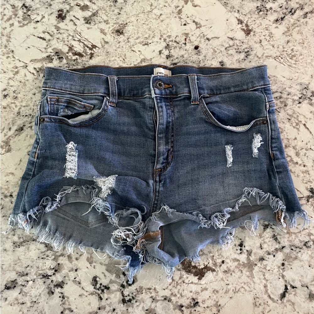 SneakPeek High Rise Ripped Jean shorts Size Large